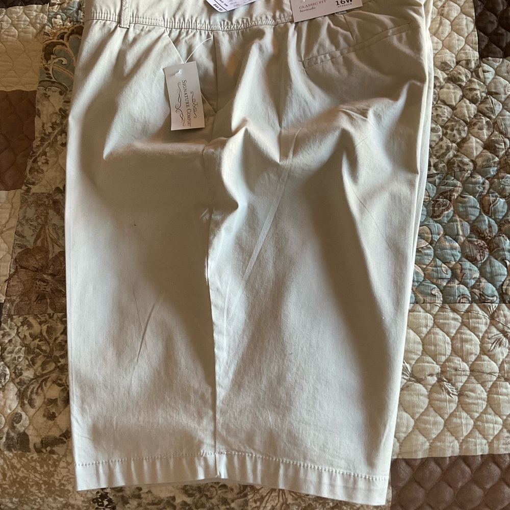 NWT Women’s CJ Banks Signature Comfort Classic Fit Bermuda Shorts - Tan/Khaki
